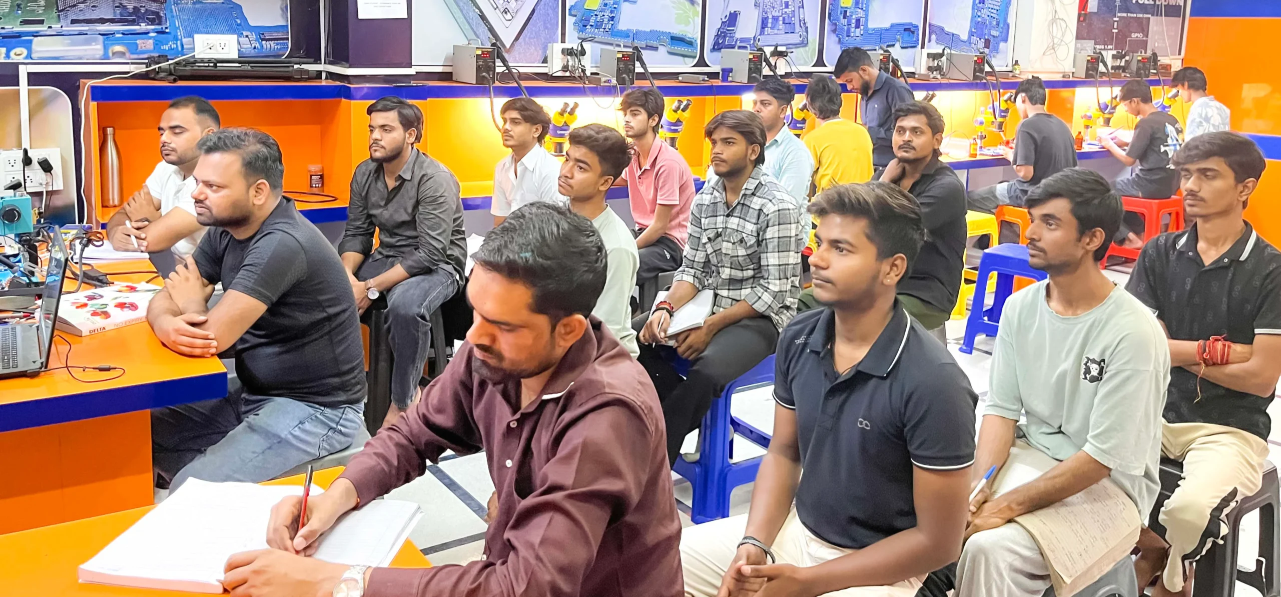 Mobile Repairing Institute Badarpur