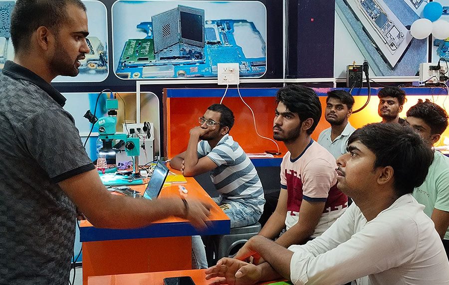 Best Mobile Repairing Institute Near Me